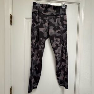 Athleta ⅞ Camo Leggings
